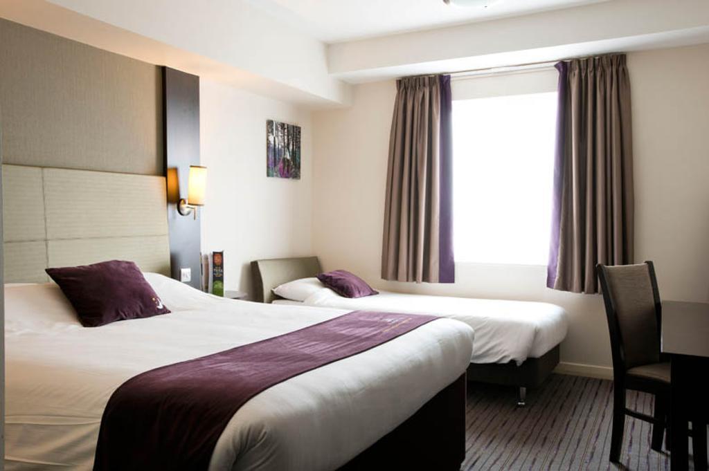 Premier Inn Wirral - هسويل المظهر الخارجي الصورة