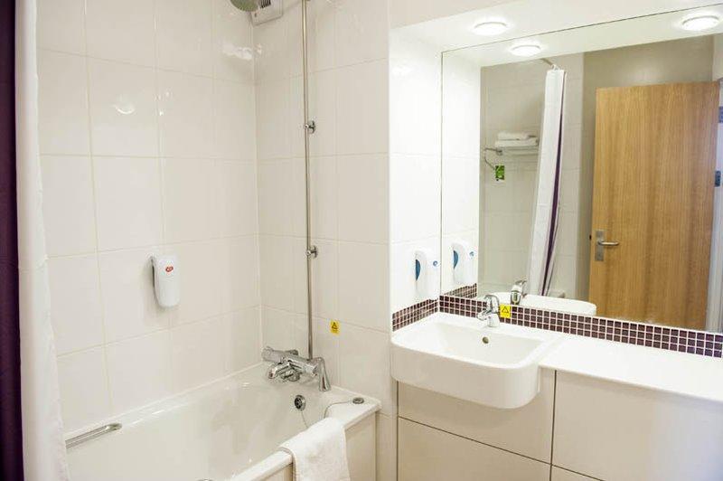 Premier Inn Wirral - هسويل المظهر الخارجي الصورة